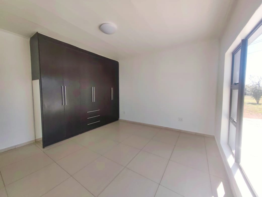 5 Bedroom Property for Sale in Grimbeeck Park North West